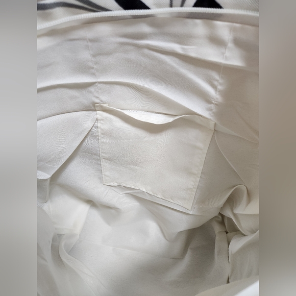 NWOT Floral Canvas Tote - Picture 4 of 4